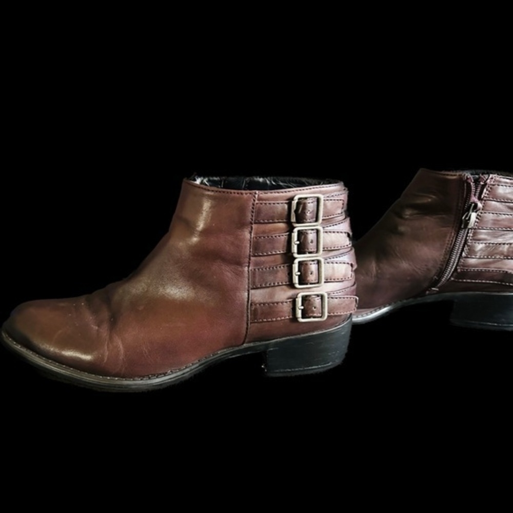 Franco Sarto soft leather booties with multiple buckles & straps eggplant sz 7.5